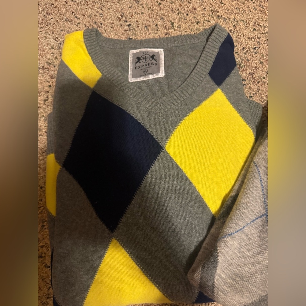 Express Men's V-Neck Argyle Sweater - Gray, Yellow, Navy 2 FOR 1!!!!!